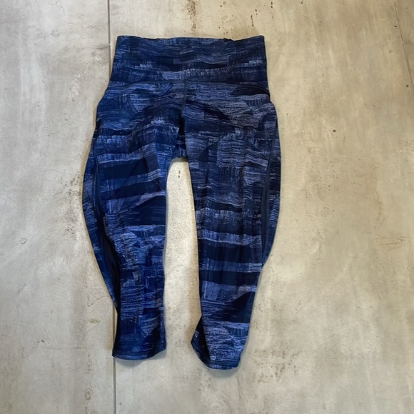 Lululemon Train Time Crops - Picture 4 of 4
